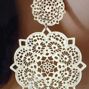 Elegant Gold Filigree Drop Earrings